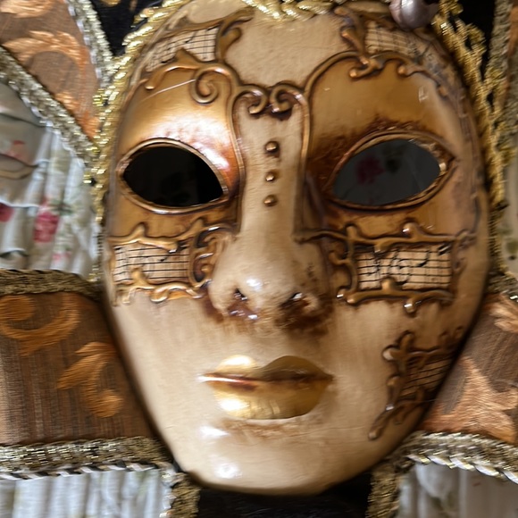 Masquerade vintage looking mask /wall art - Picture 9 of 10